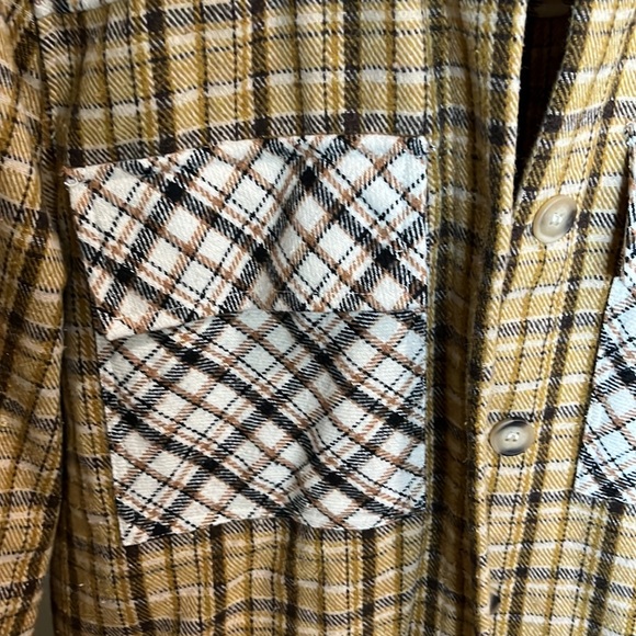 Shacket - Picture 2 of 6